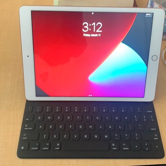 Apple Smart KeyBoard - Picture 1 of 3